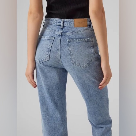 Vero Moda Mom Jeans Size 32 - Picture 2 of 5